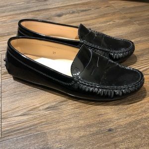 Tod’s Women’s Black Patent Leather Loafer size 37